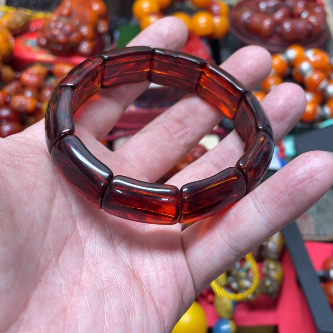 琥珀裸石未镶嵌好物推荐如图所示