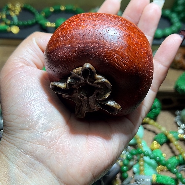 翡翠手串未镶嵌紫檀摆件