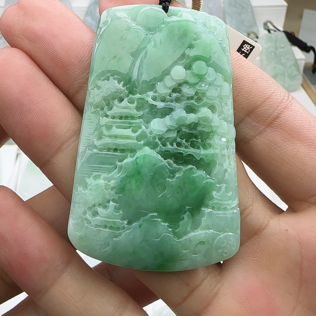 安***生翡翠未镶嵌颈饰翡翠