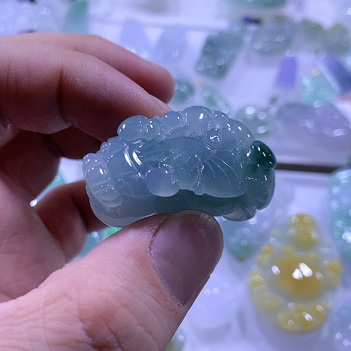 翡翠颈饰未镶嵌天然翡翠A货吊坠