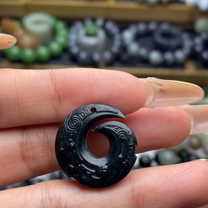 和田玉吊坠未镶嵌