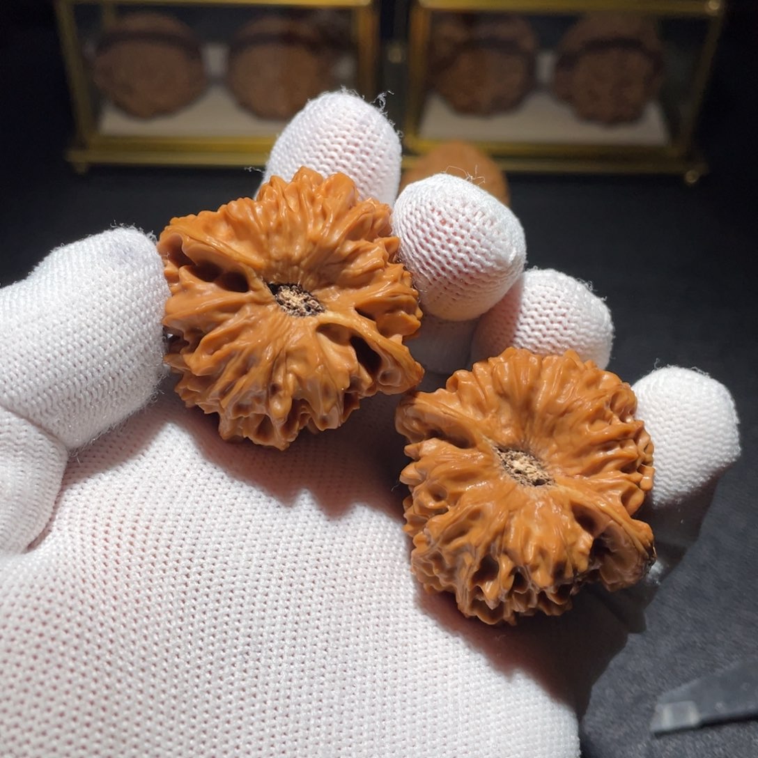 文玩核桃吊坠生****过40龙门涧