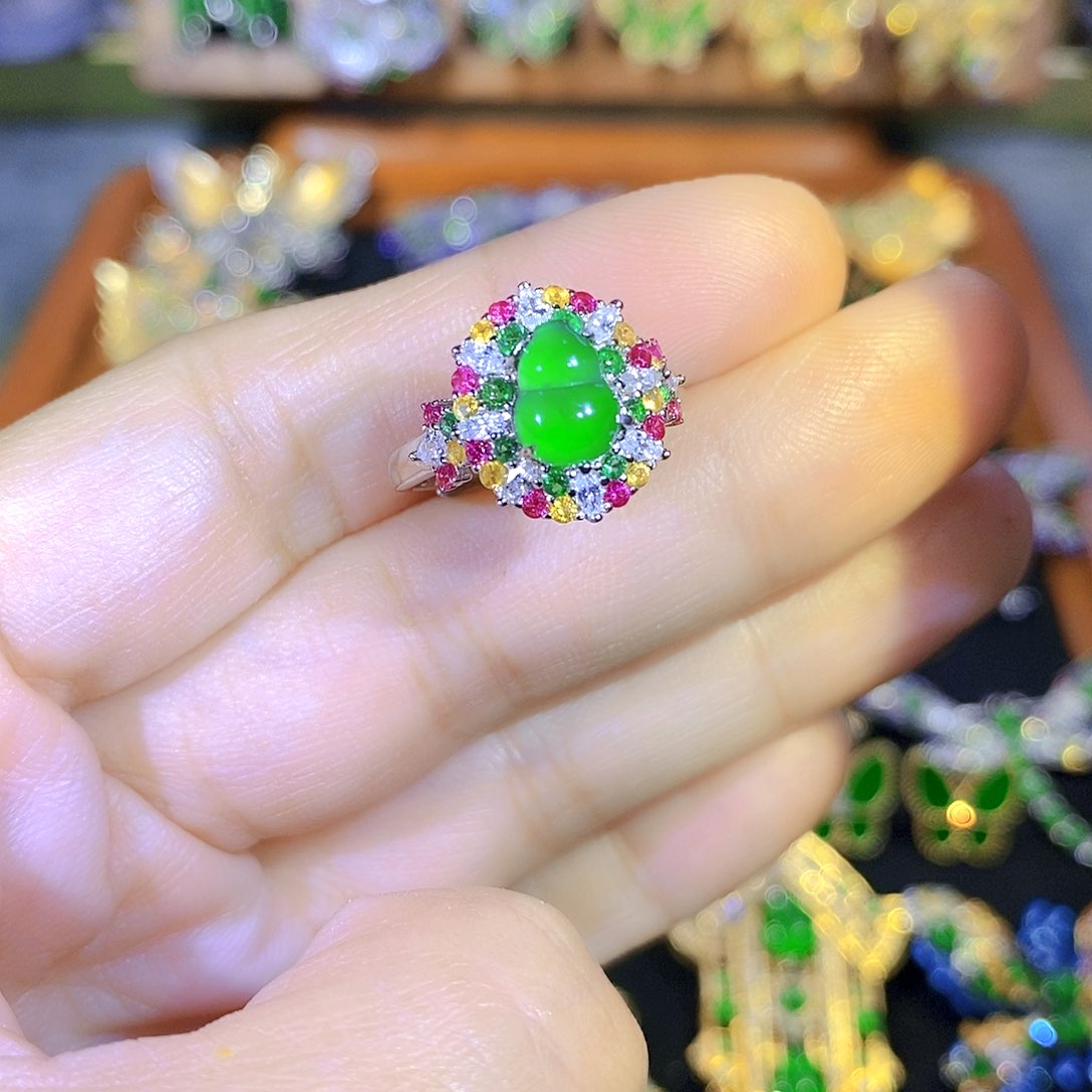 颈饰银S925镶嵌翡翠