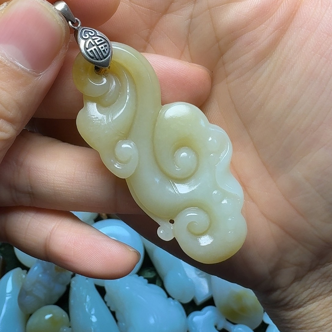 和田玉颈饰未镶嵌