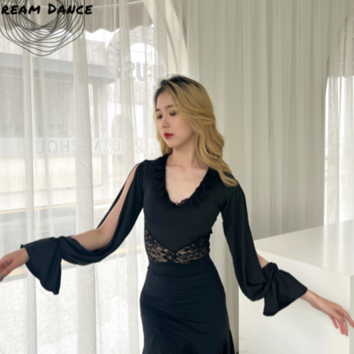 #DM Design 摩登舞服 ｜睫毛上衣