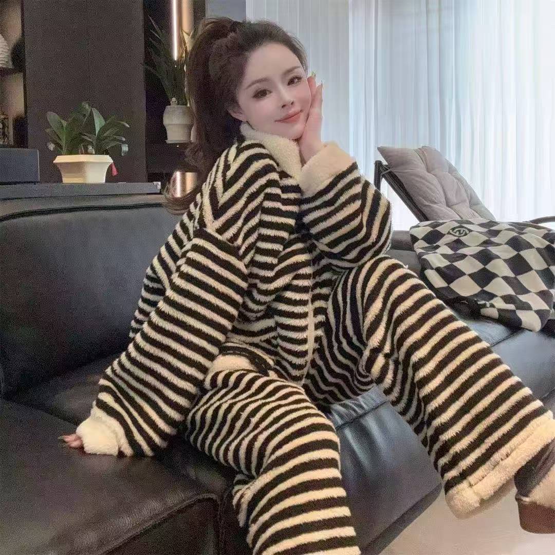 条纹法北羔绒加绒加厚睡衣女冬季新款加厚保暖高领长袖长裤套装