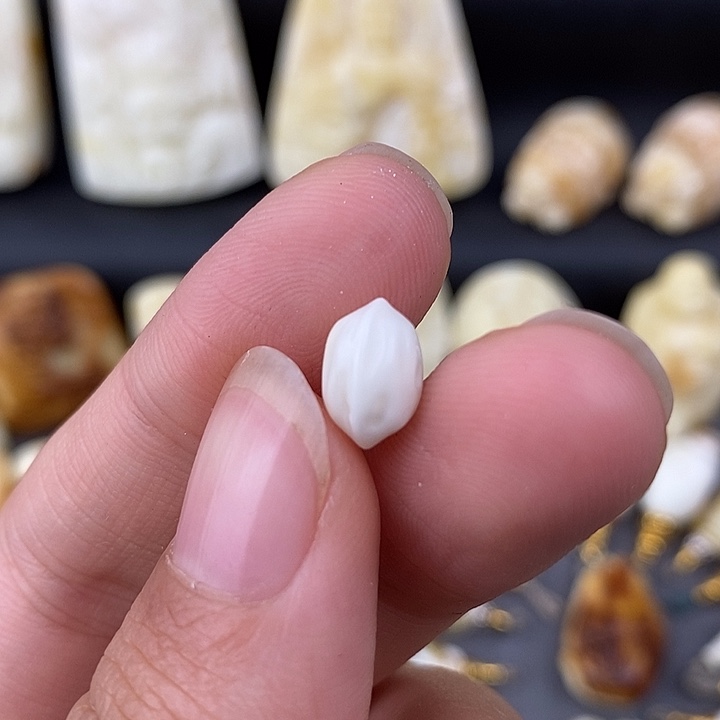 琥珀未镶嵌裸石6百香d53