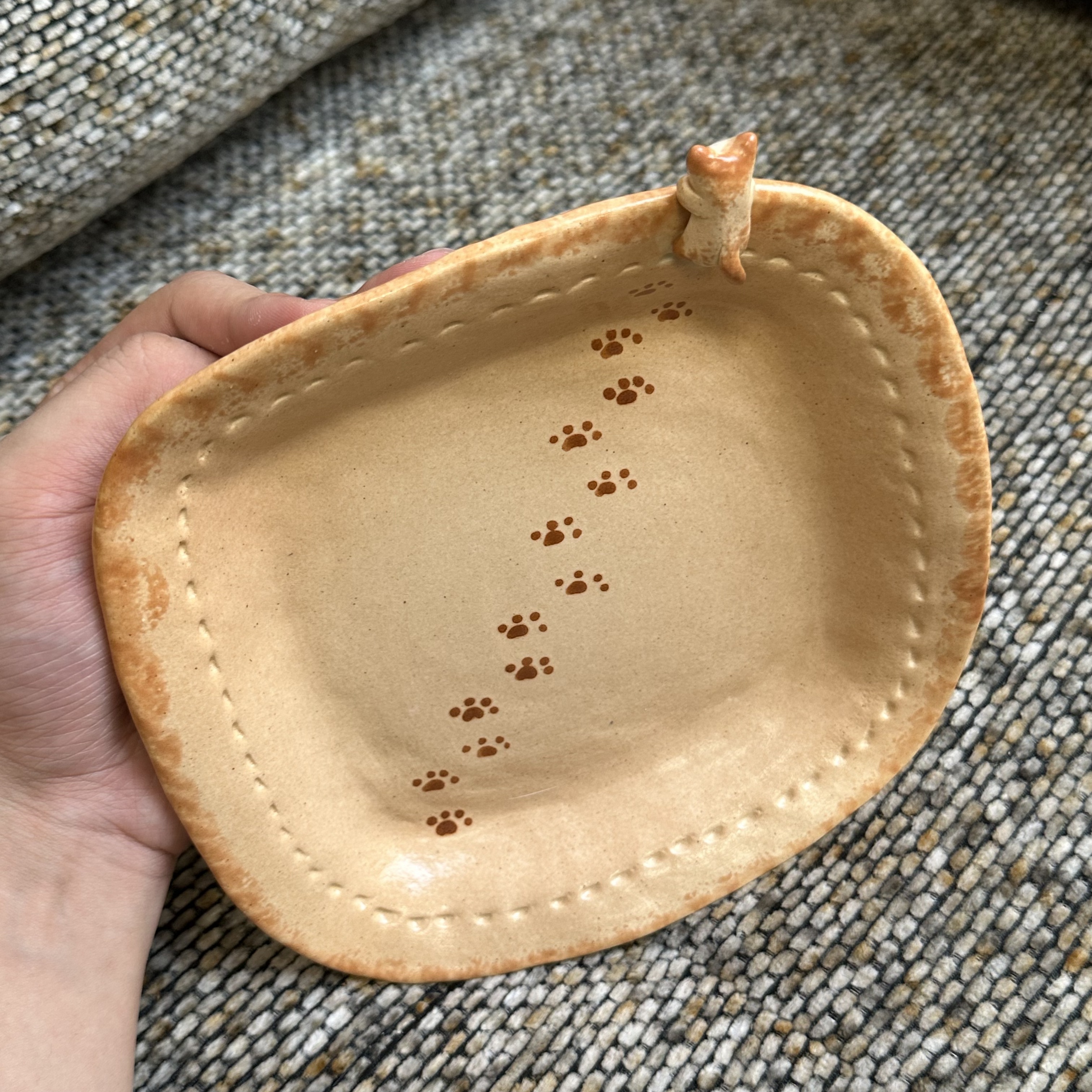 景德镇原创手工设计猫爪图案盘子