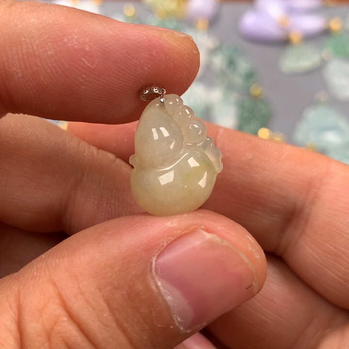 翡翠颈饰18K金镶嵌葫芦