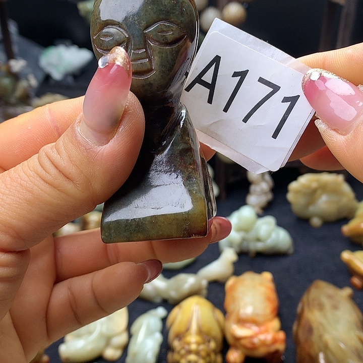 和田玉未镶嵌车挂