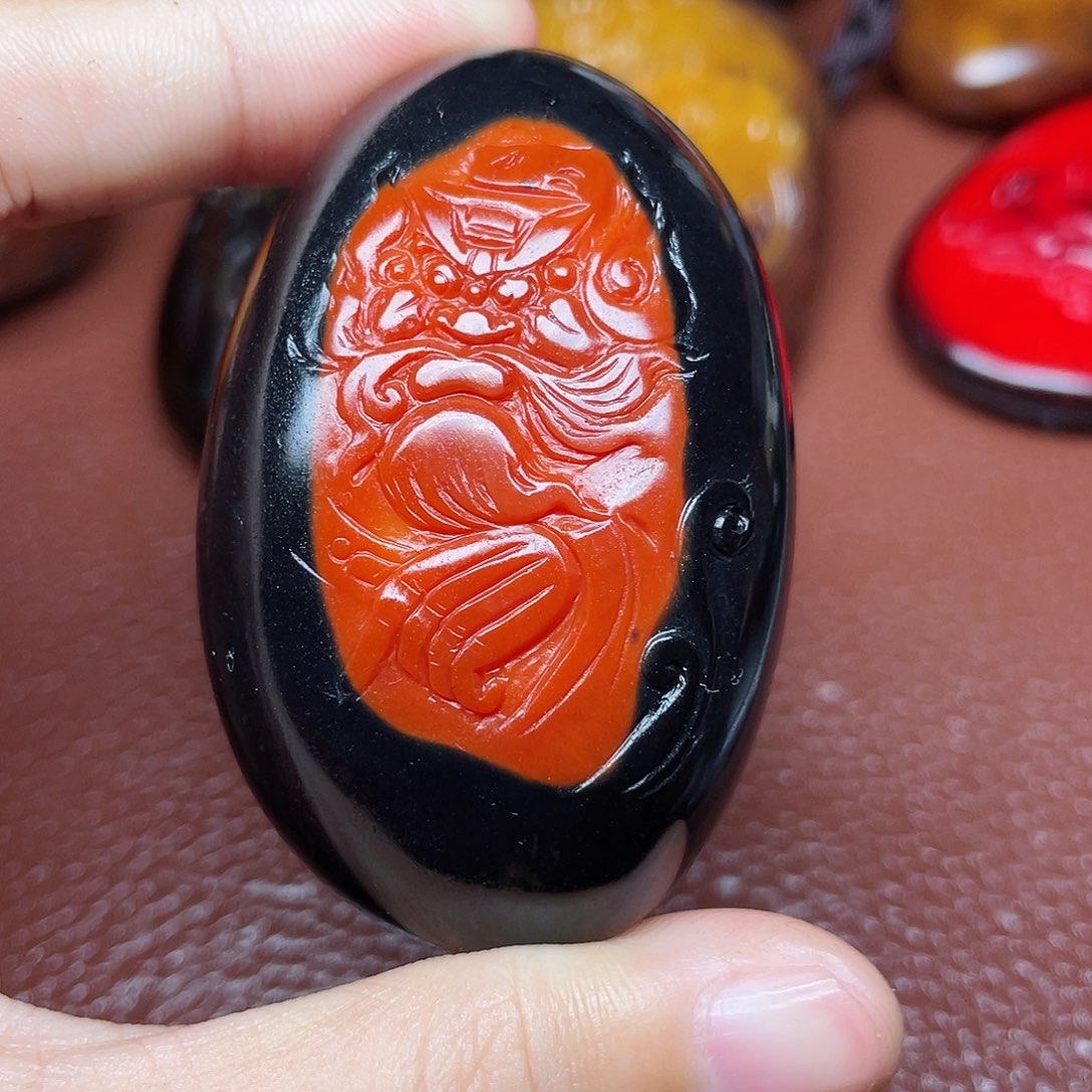 和田玉未镶嵌颈饰金*