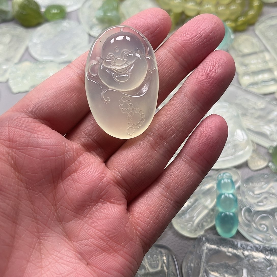 蛇纹石玉颈饰未镶嵌