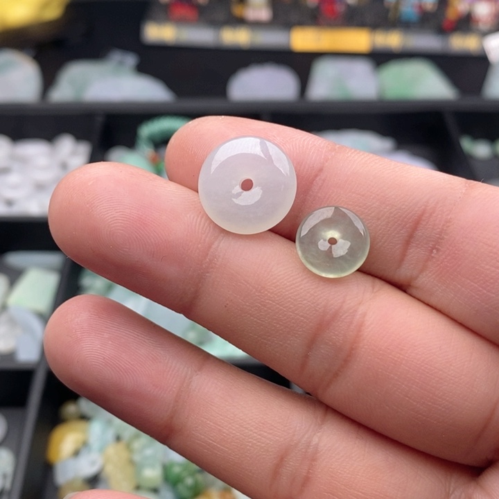 翡翠吊坠(不含链)未镶嵌交****子