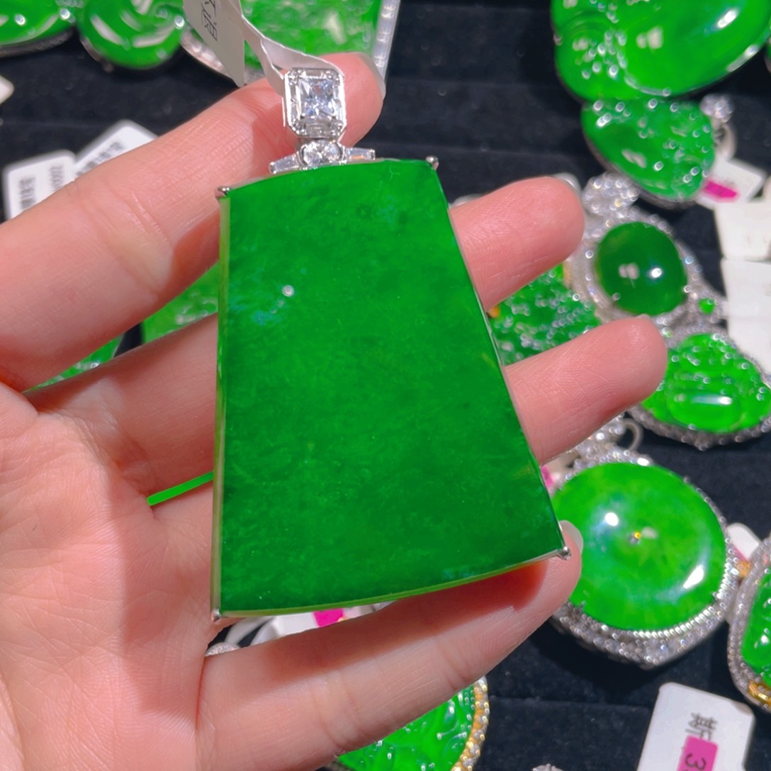 翡翠颈饰未镶嵌保a保真天然翡翠