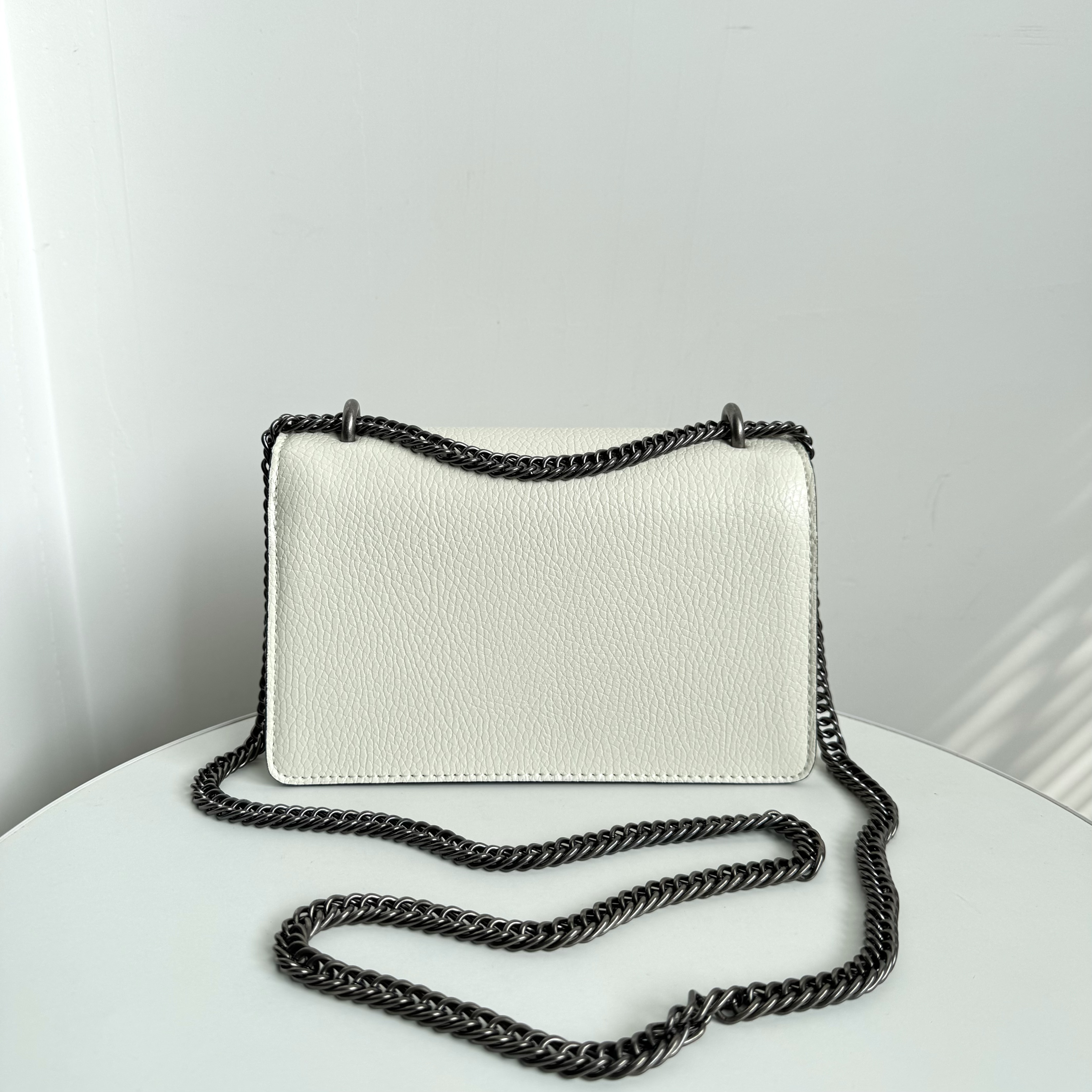 轻奢高级质感白色链条小方包