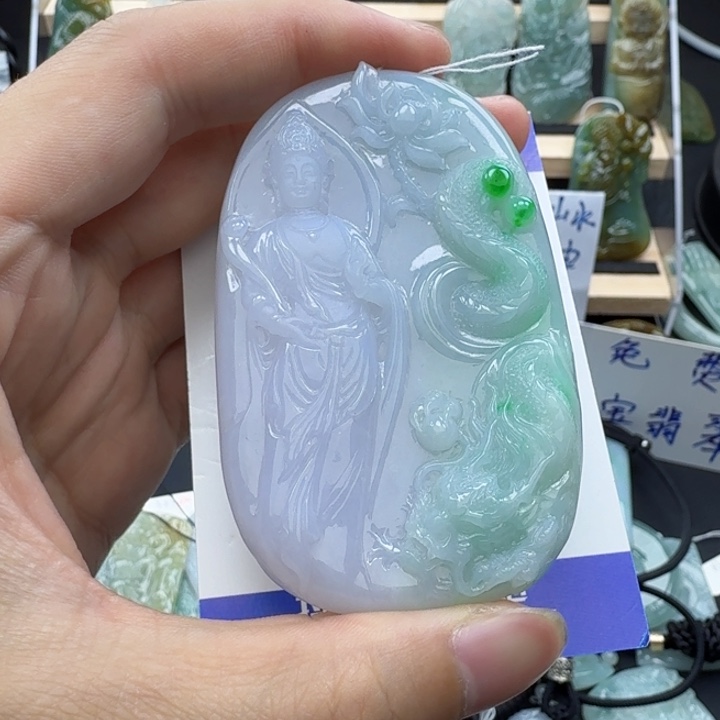 翡翠颈饰未镶嵌蘑***。缅甸翡翠