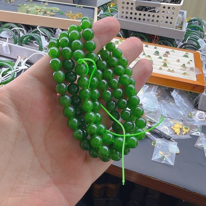 和田玉（碧玉）颈饰未镶嵌