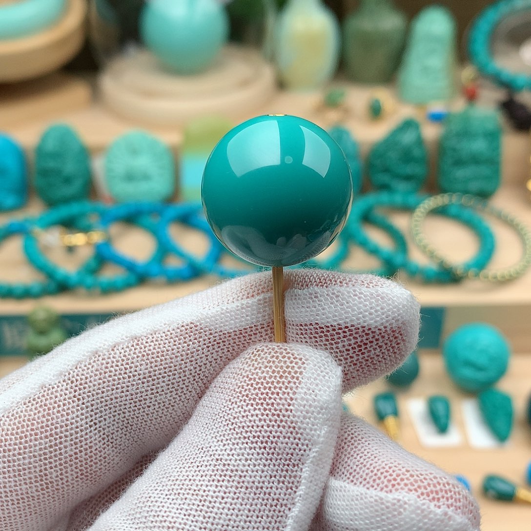 绿松石未镶嵌颈饰