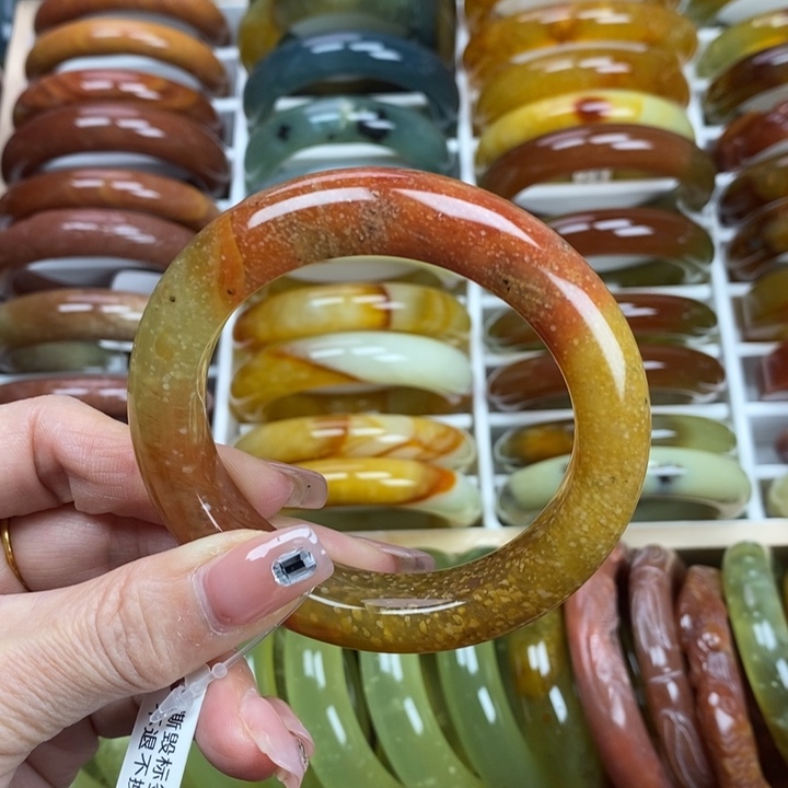 蛇纹石玉手镯未镶嵌56