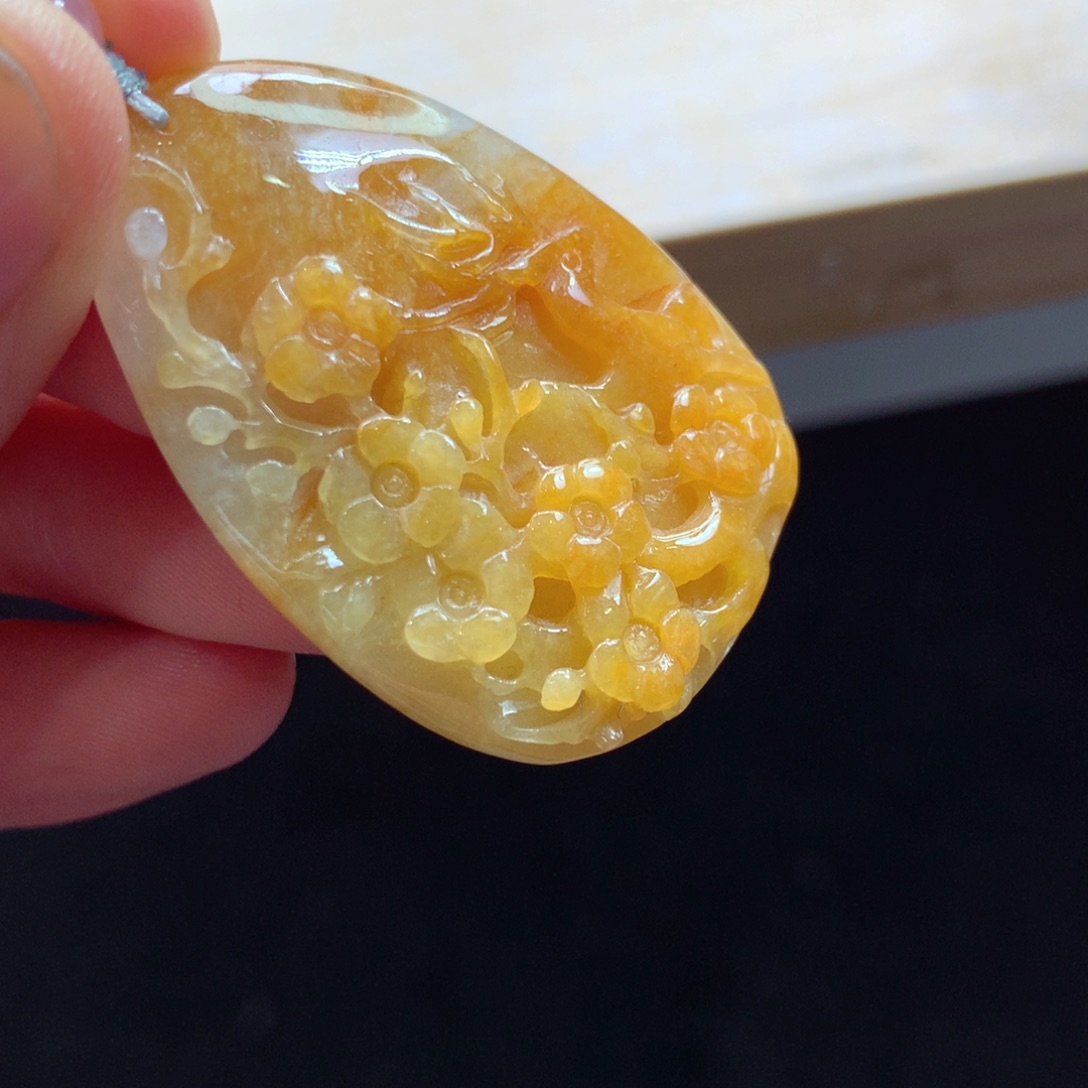 翡翠颈饰未镶嵌吊坠