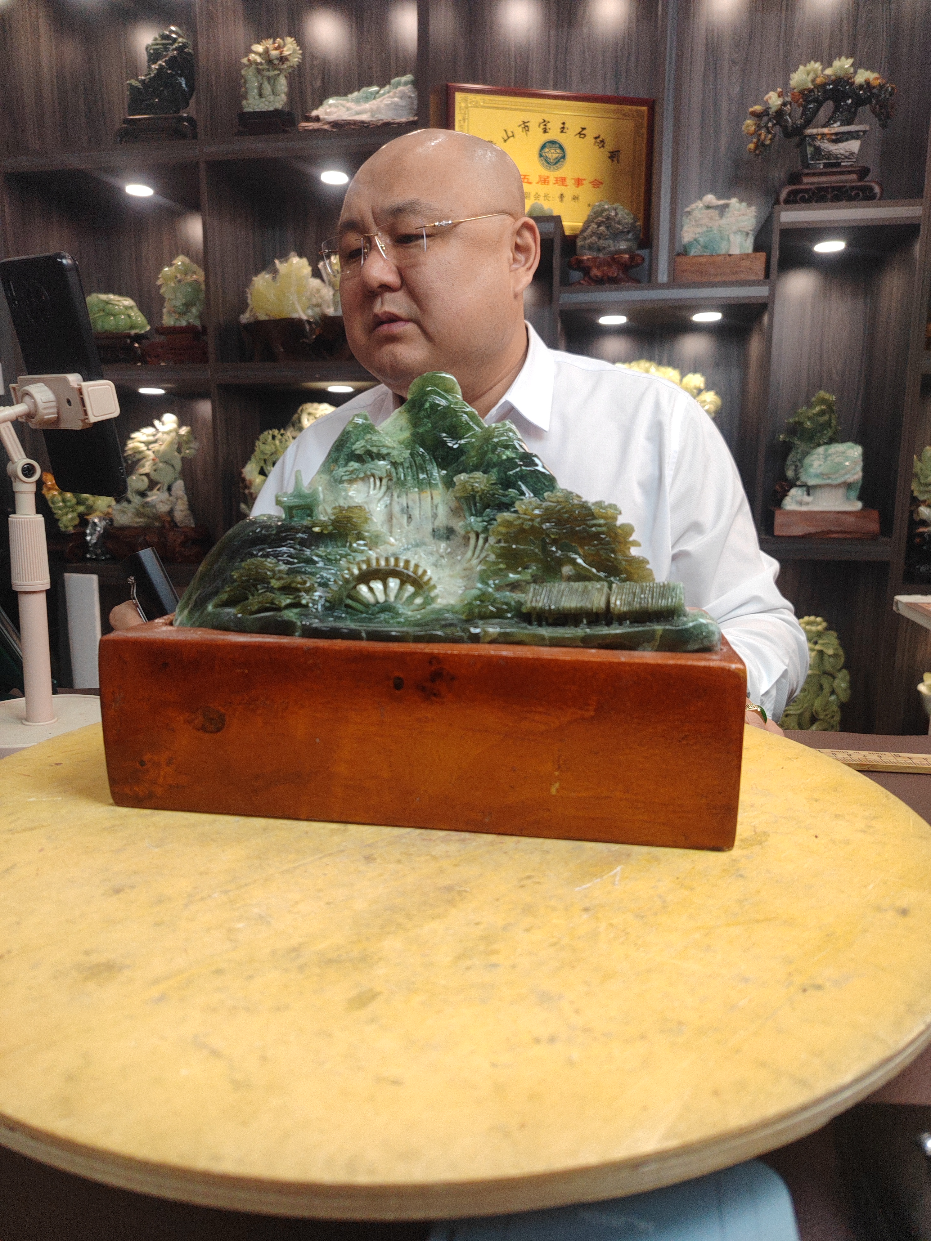 冰绿相间山水摆件原创创意作品居家办公摆放