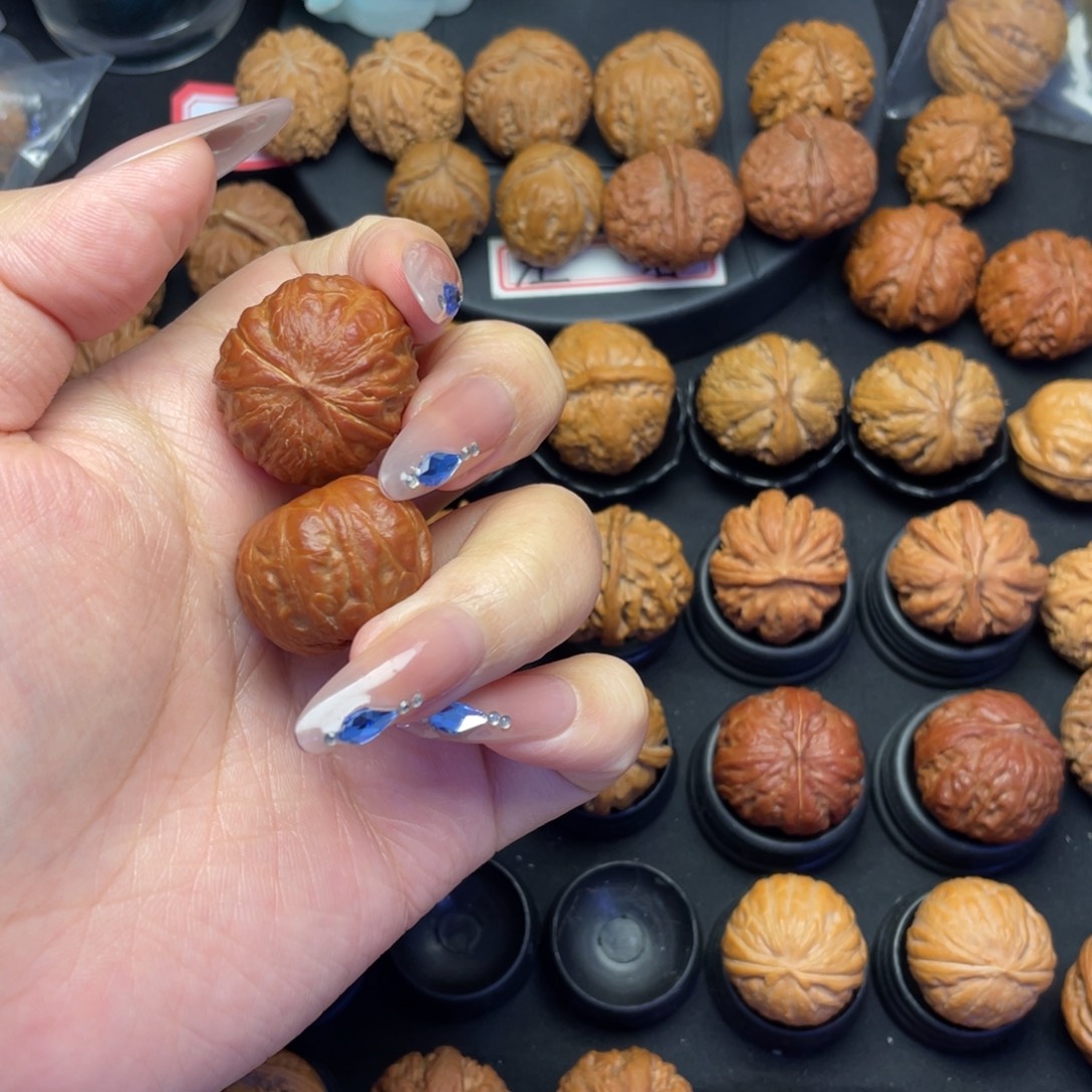 团***^吊坠文玩核桃。。。。。。