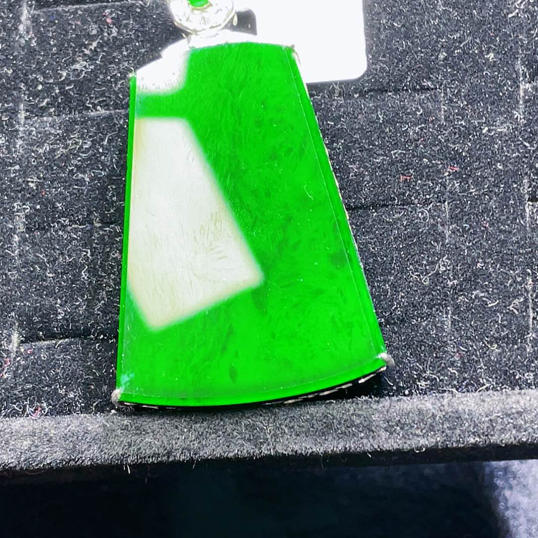 翡翠颈饰未镶嵌一**队73，