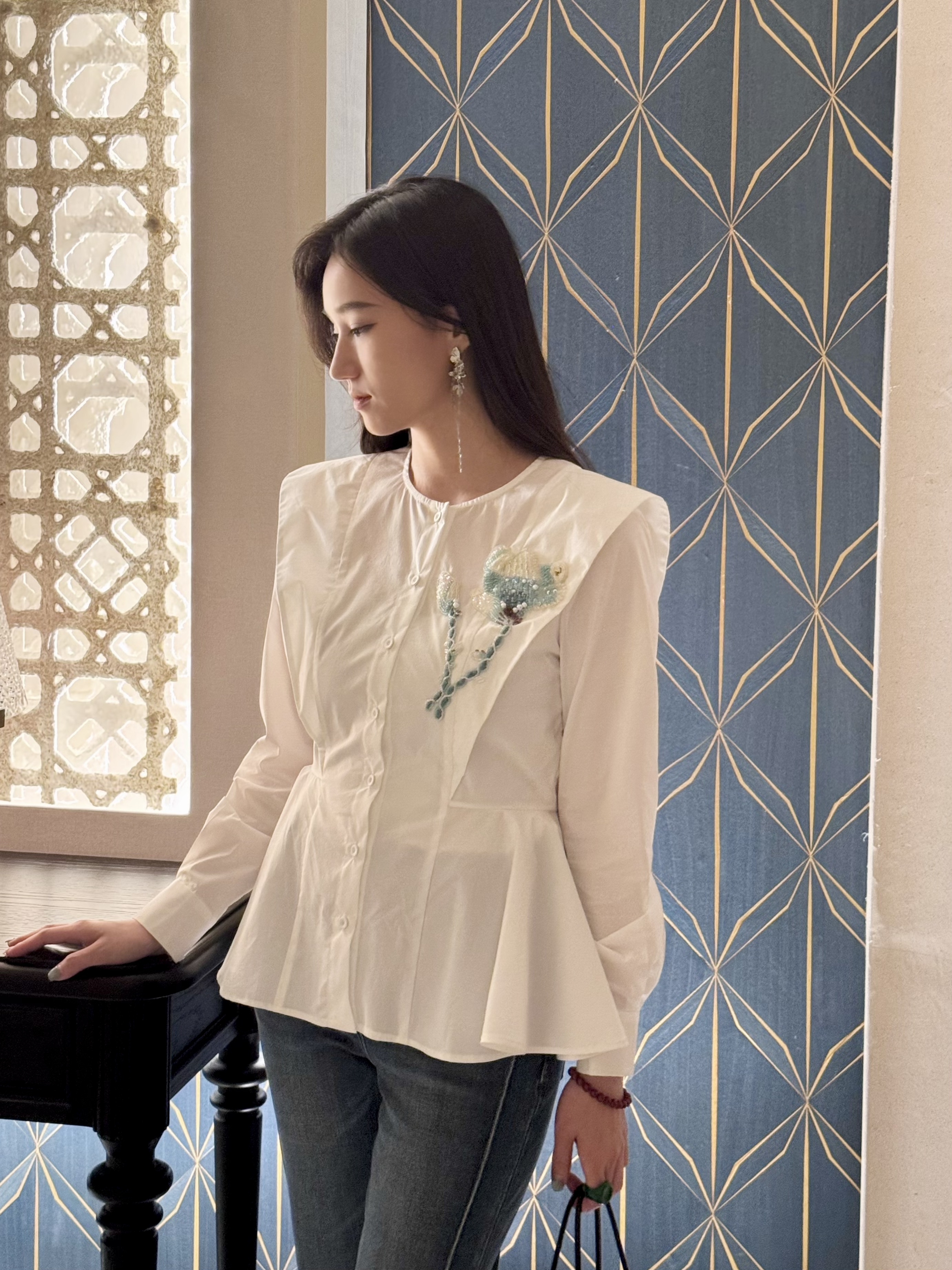 圆领袖法式衬衬衣女装