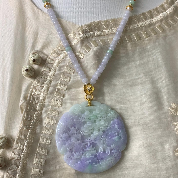 翡翠吊坠(赠链)未镶嵌