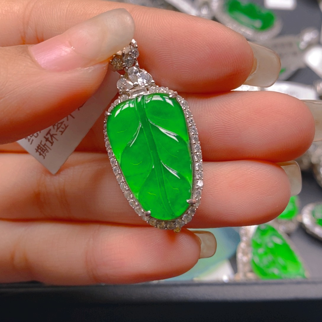 翡翠颈饰银S925镶嵌8888888888