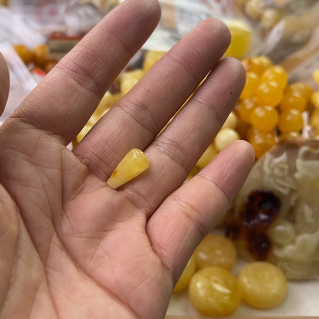 琥珀珠宝奇石未镶嵌