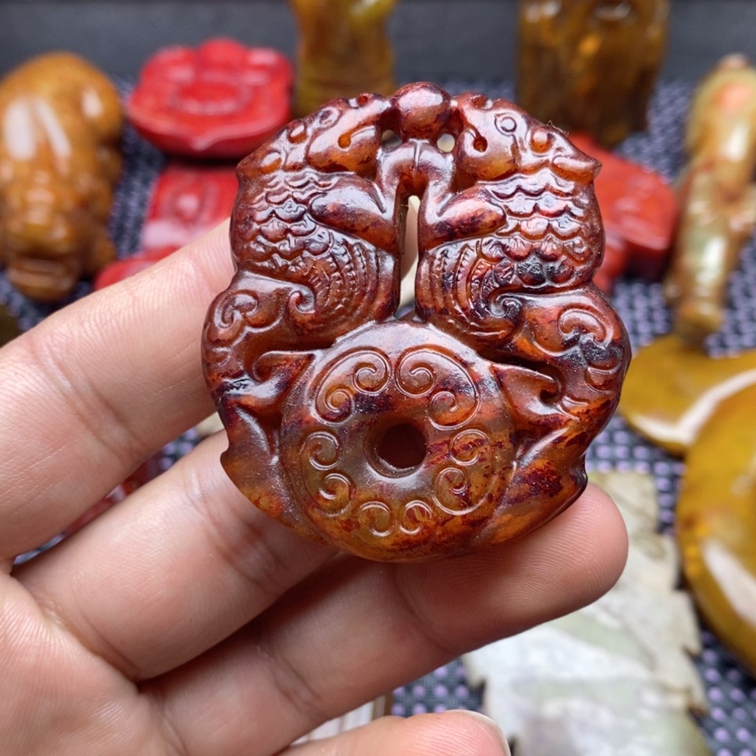 蛇纹石玉颈饰未镶嵌