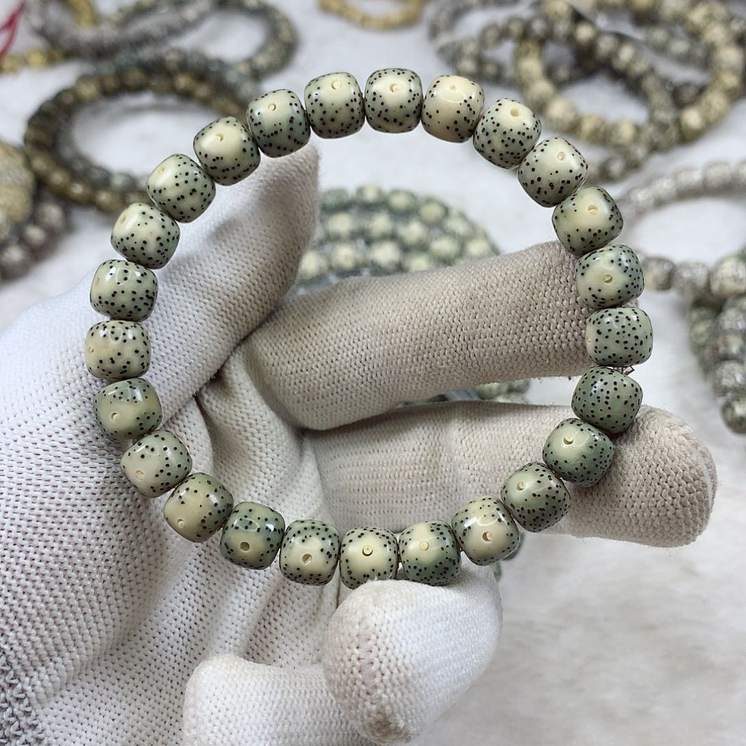 星月菩提手串1号绿幽灵留白9×8