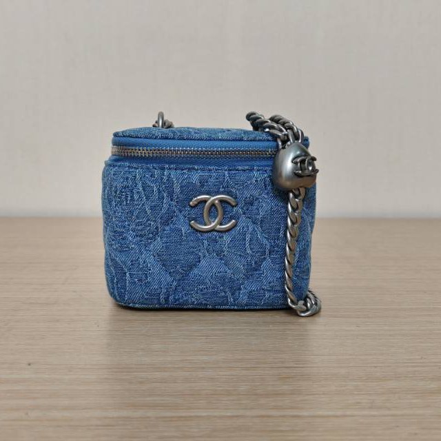 99新 Chanel/香奈儿 花花 蓝色 牛仔 镭射标 23P 方盒子化妆包 