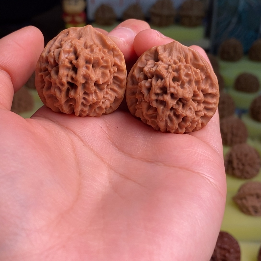 核桃秦岭闷尖狮子头33瑕疵