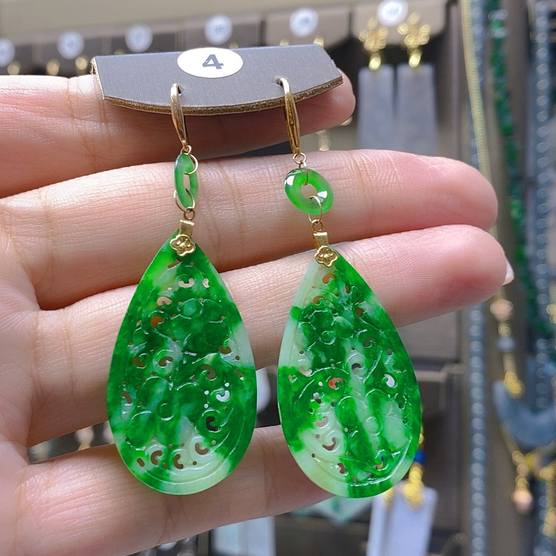 18K金镶嵌翡翠耳饰