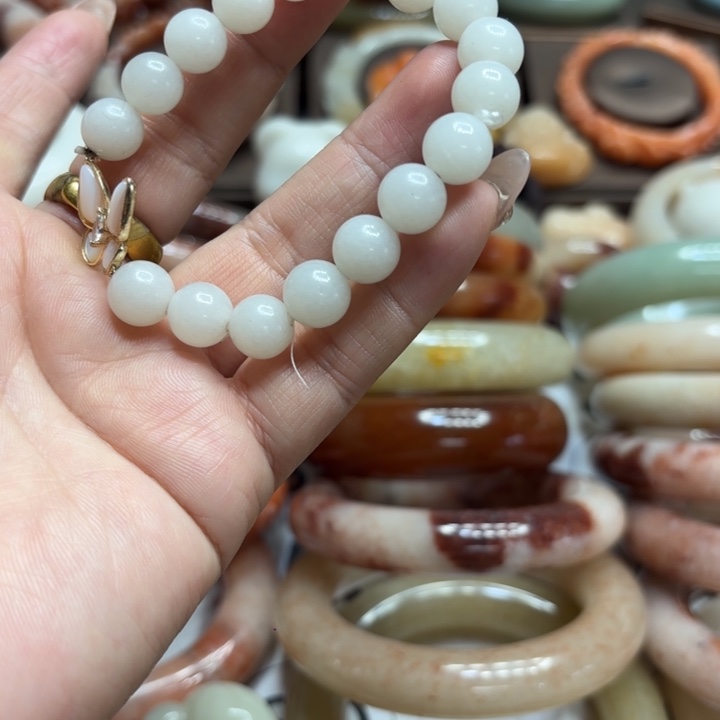 石英岩玉合金颈饰