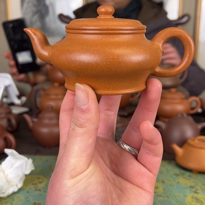 紫砂茶壶勿*全手工黄降坡扁灯150c