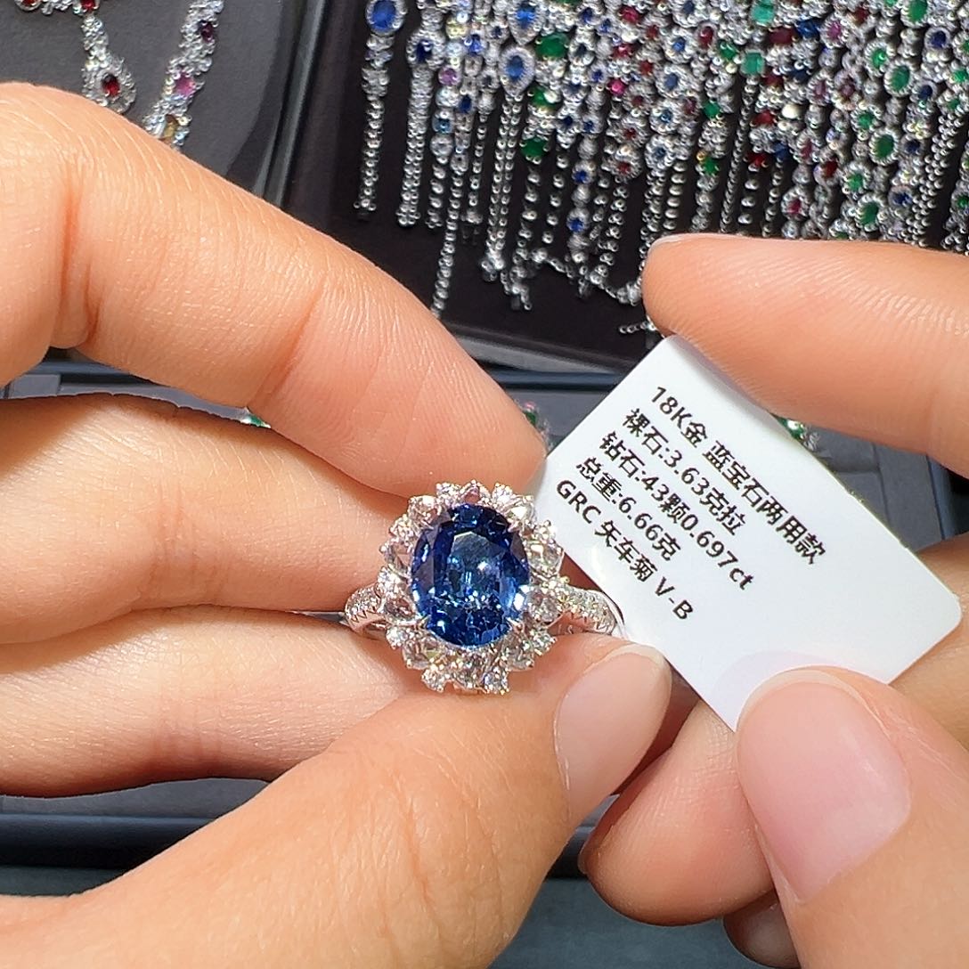 蓝宝石戒指18K金镶嵌特秒福利