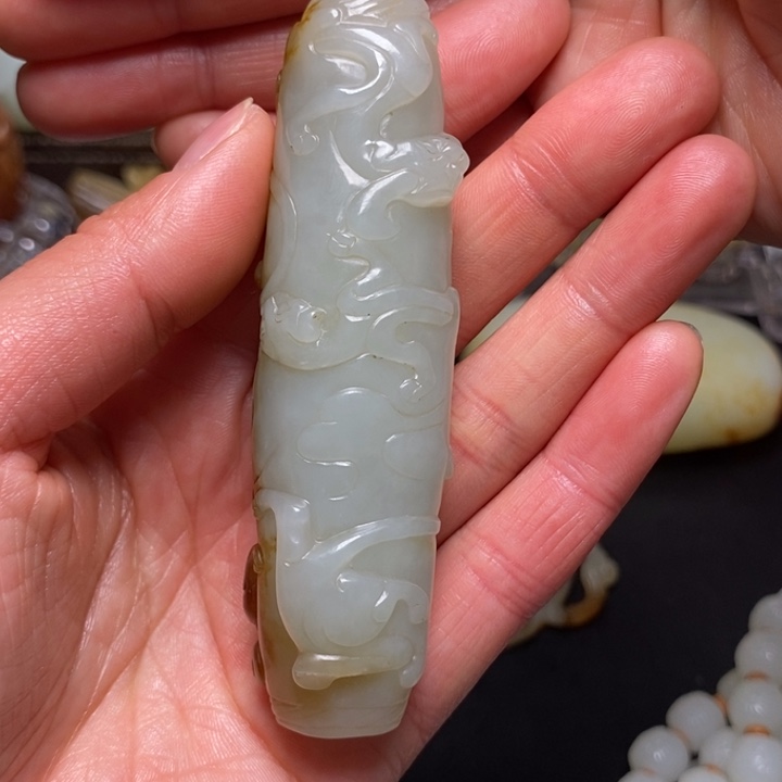 和田玉未镶嵌把件