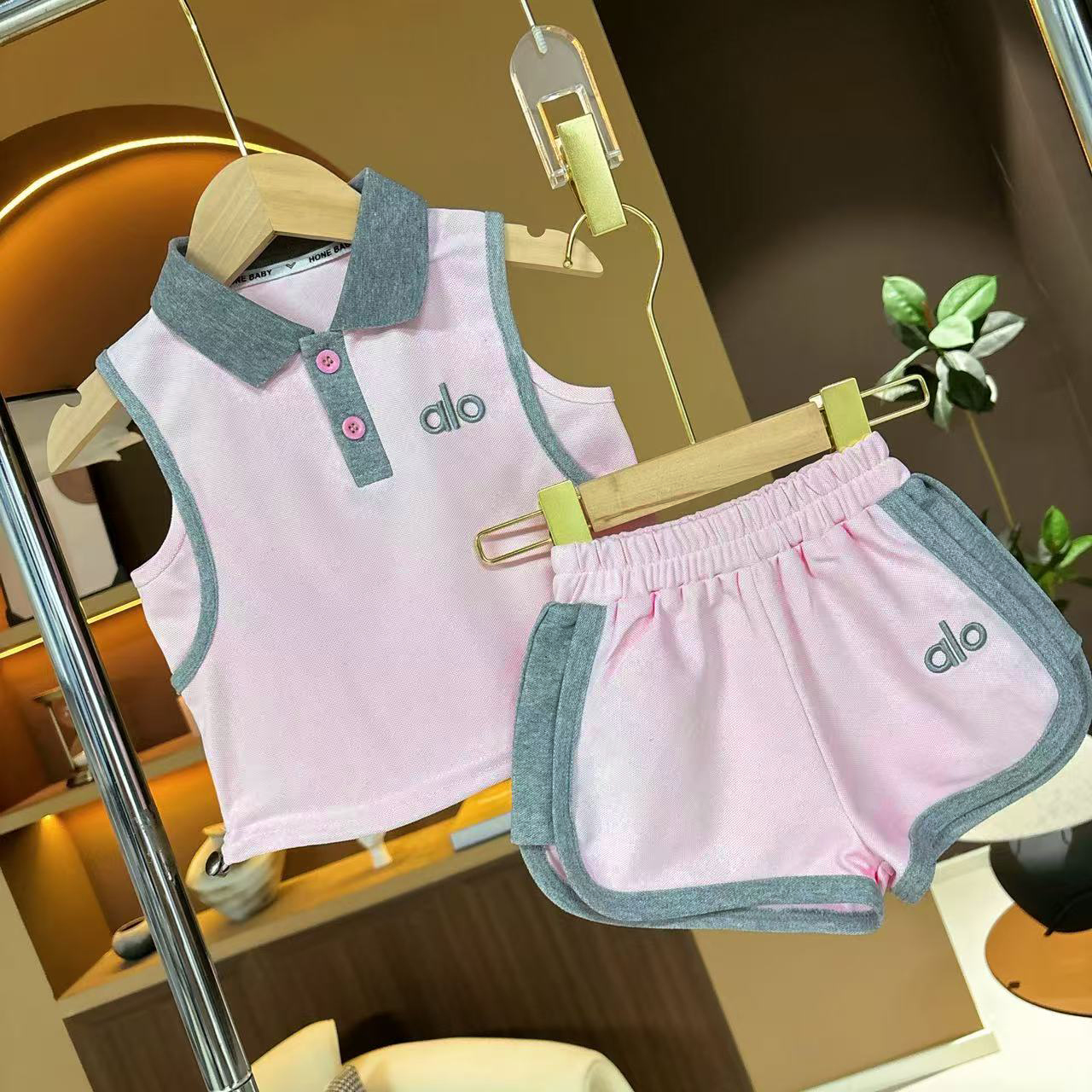 儿童背心套装薄款2025夏季新款男女童短裤宝宝休闲运动两件套洋气