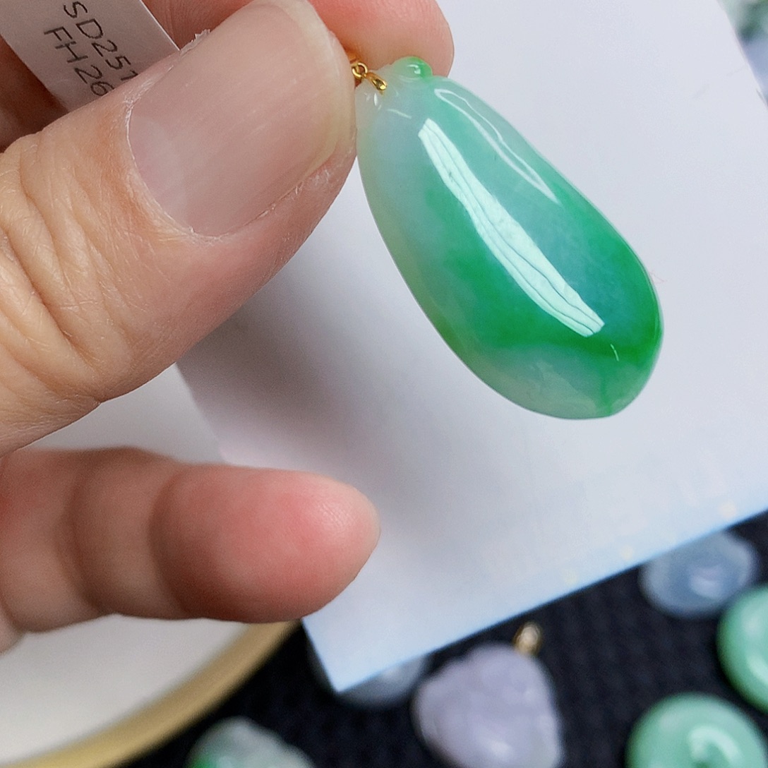 翡翠18K金镶嵌颈饰356788