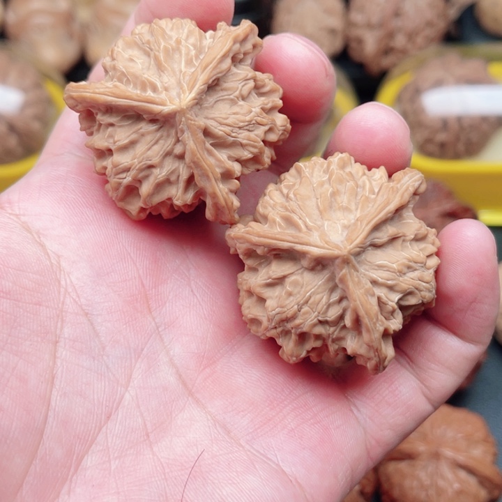 文玩核桃把件盘山三棱奔42×41×40