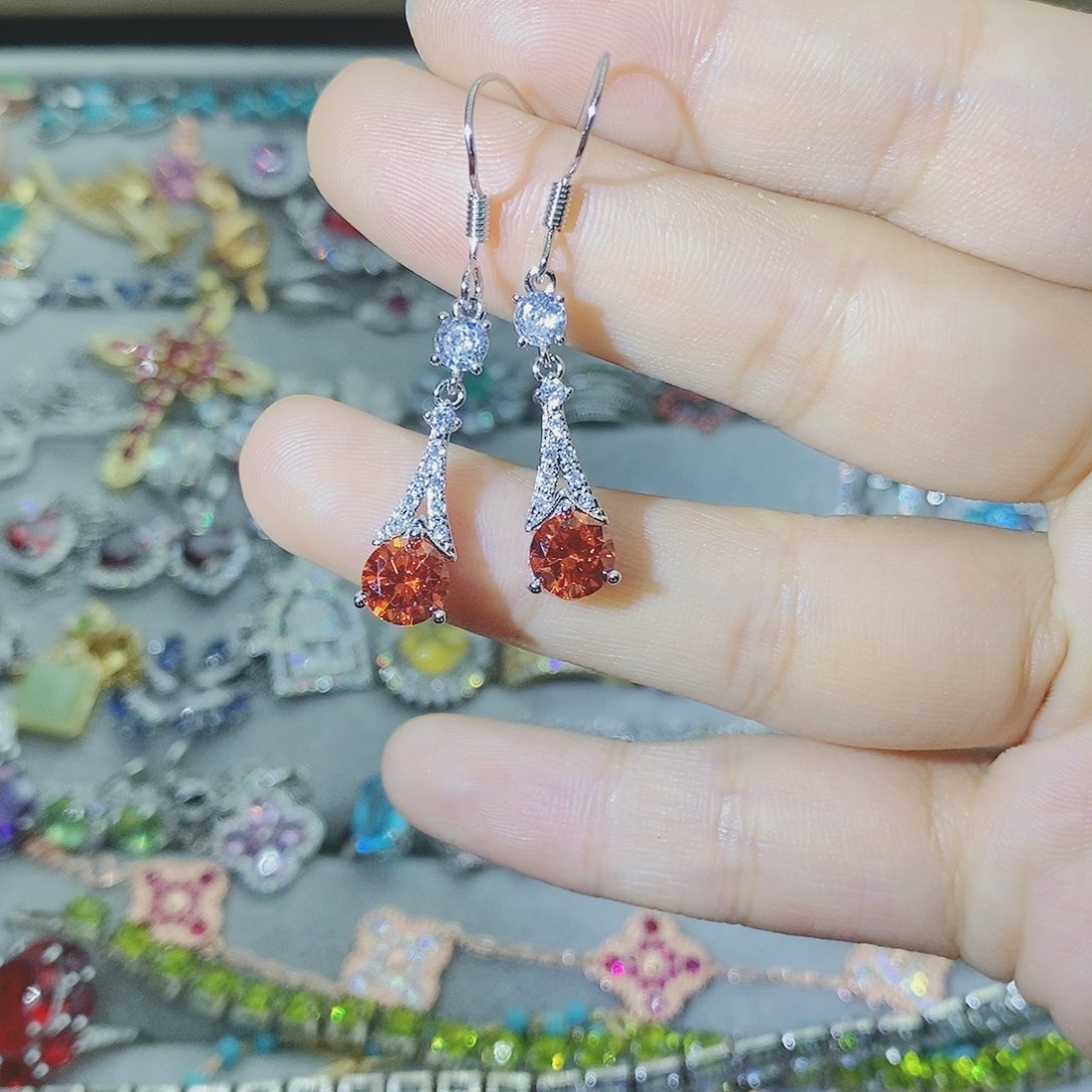 【闪购商品】银S925镶嵌耳饰托帕石