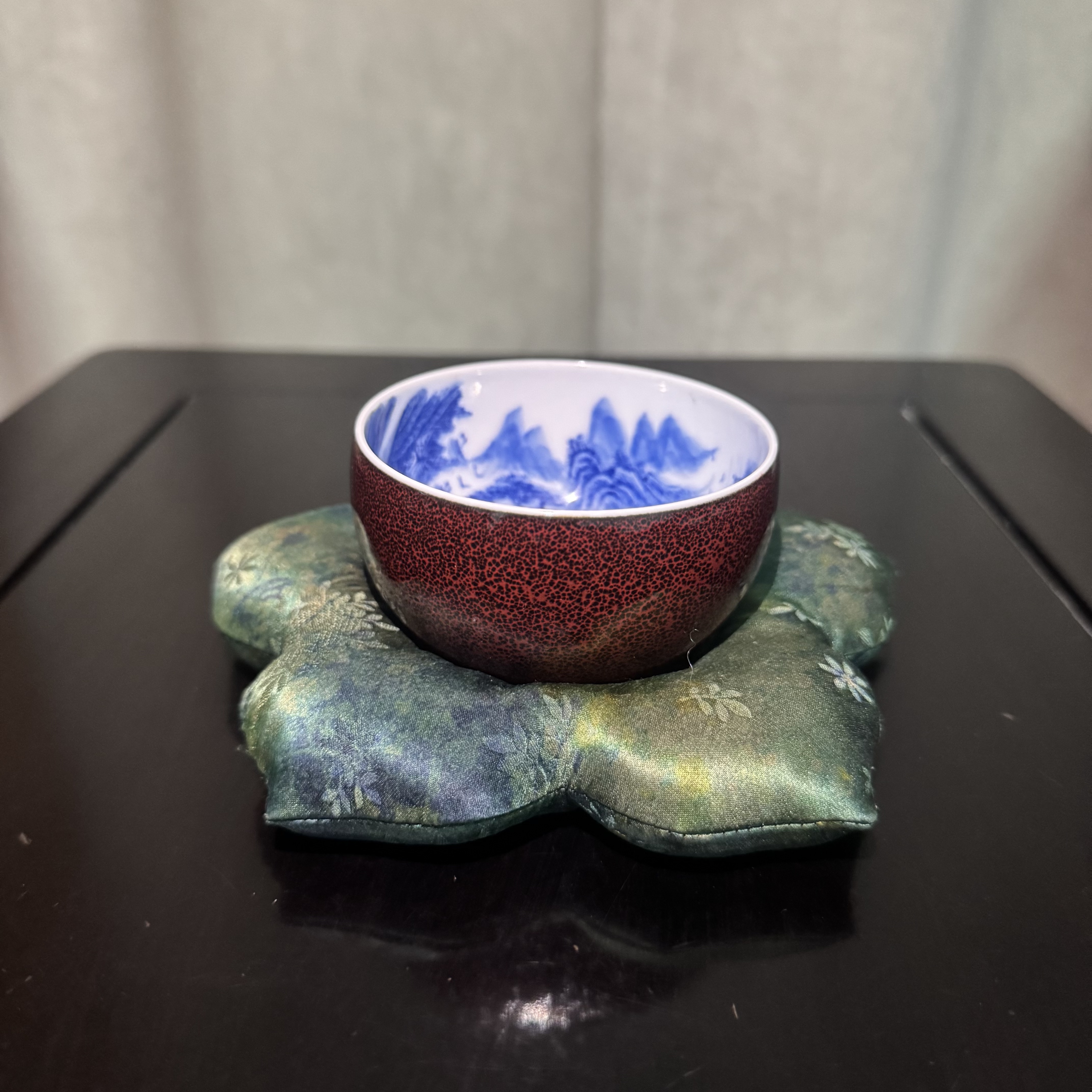 郎红釉纯手绘青花杯寄托款
