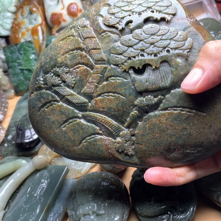 和田玉把件未镶嵌少****.