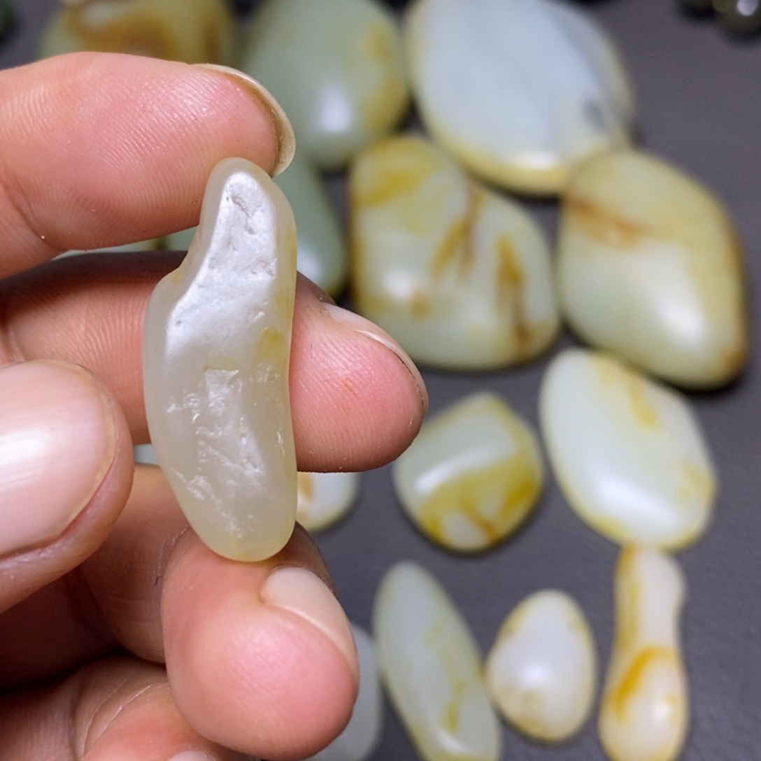 和田玉（糖玉）未镶嵌挂件