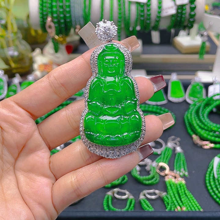 翡翠颈饰银S925镶嵌观音