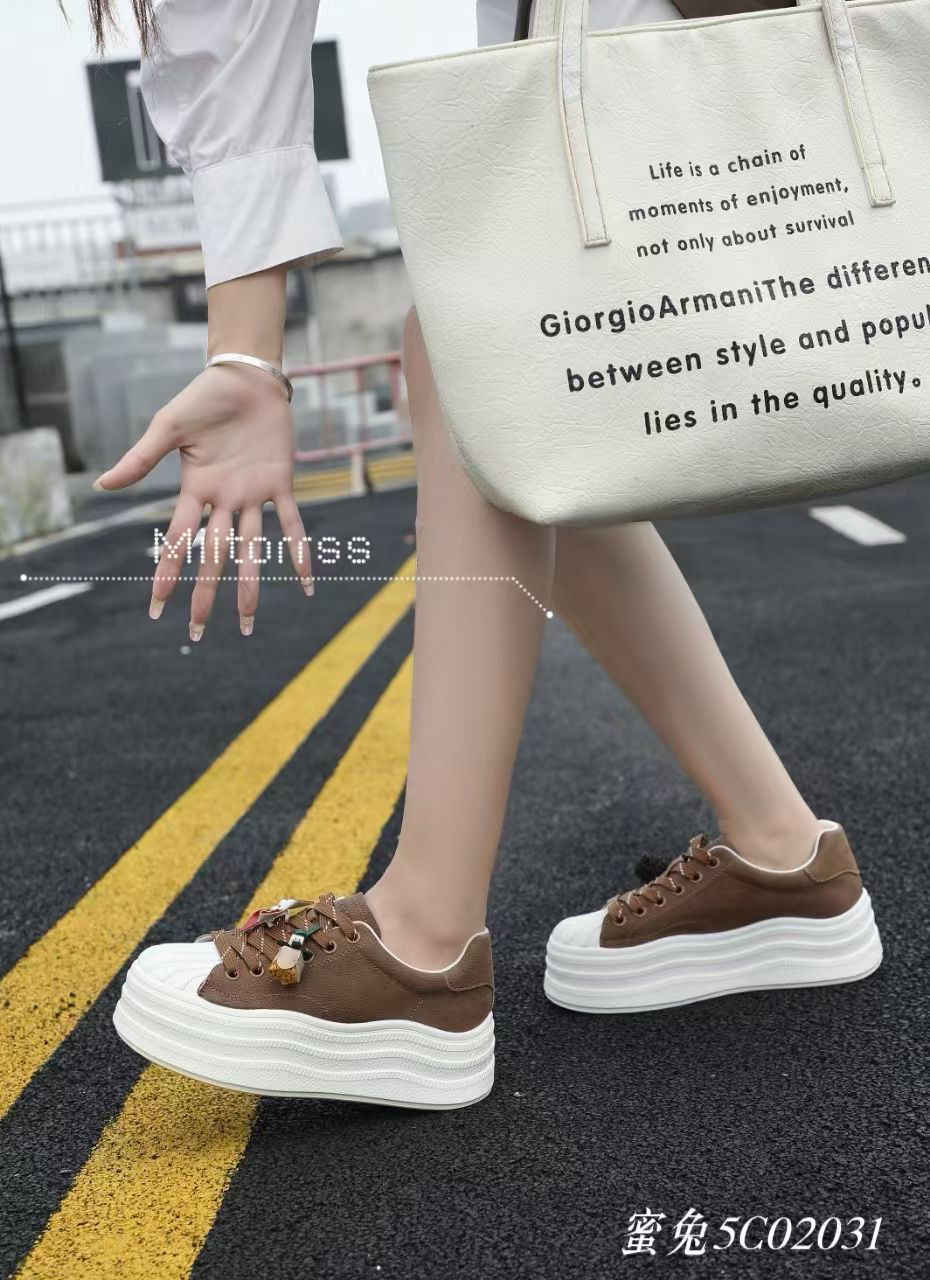 厚底女鞋增高学生休闲板鞋潮流板鞋网红高跟百搭