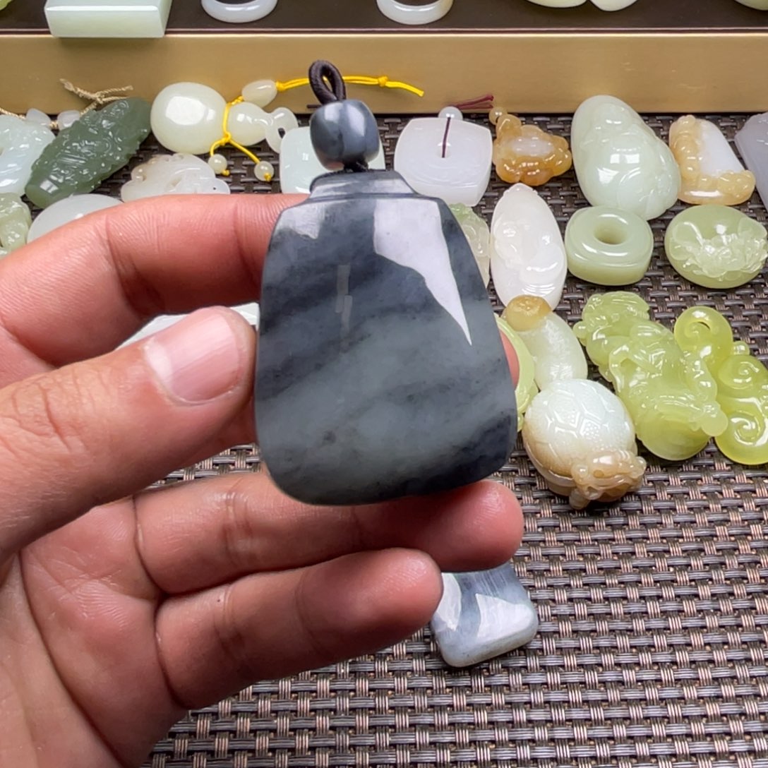 a***吉和田玉未镶嵌挂件